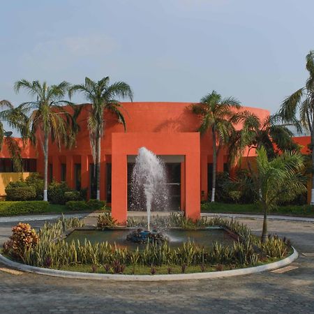 Hotel Terranova Coatzacoalcos Exterior foto The entrance of the hotel