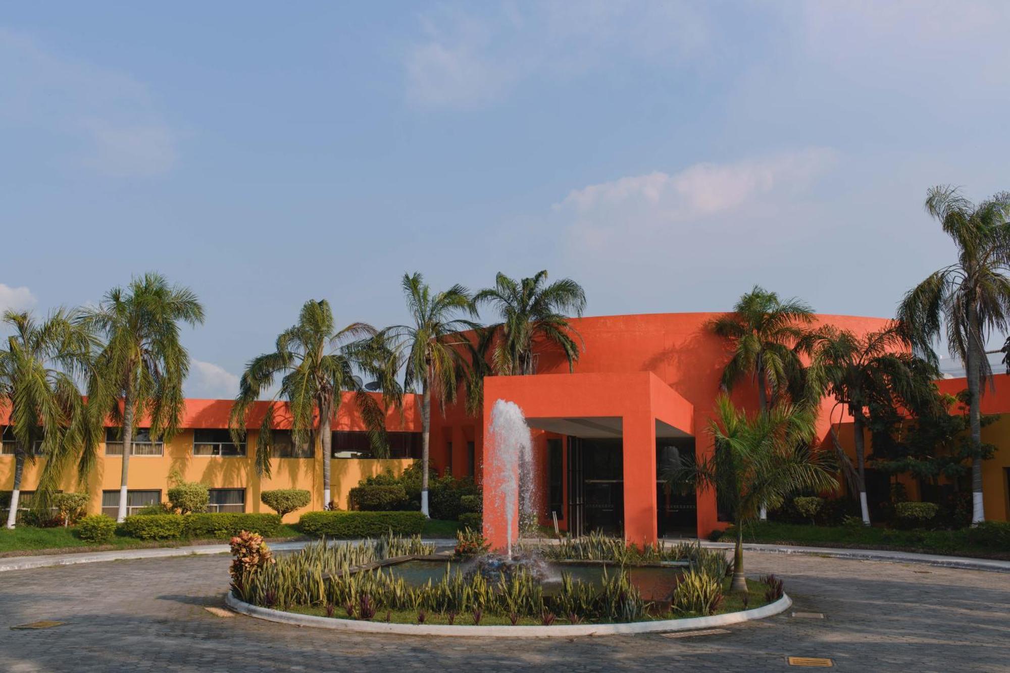 Hotel Terranova Coatzacoalcos Exterior foto The entrance of the hotel