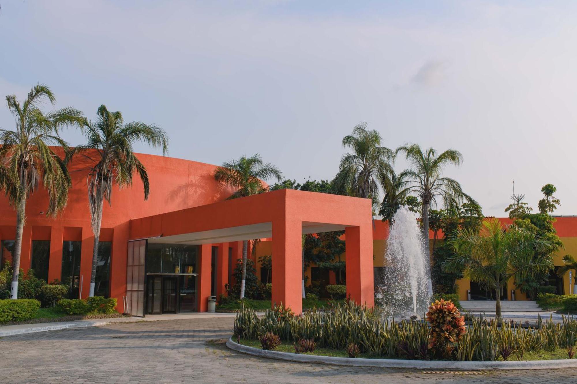 Hotel Terranova Coatzacoalcos Exterior foto Entrance to the hotel
